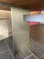 kf furniture - Tisch Theben 3000 Platte Astiger Nussbaum Gestell Stahl Geschliffen Matt Lackiert Schwarz - 8