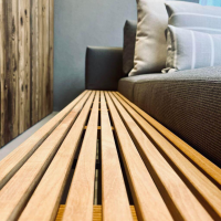 Gloster - Outdoorsofa Grid Lounge Stoff Cameron Granit Hellgrau Gestell Metall Meteor Ablage Holz Teak - 6