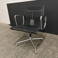 einzelstuehle-vitra-stuhl-aluminium-chair-ea108-bezug-schwarz-gestell-aluminum-verchromt-423-03-7