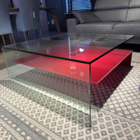 Dreieck - Couchtisch Nuo Platte Glas Untergestell Glas Rubinrot Lackiert Mittelsäule Edelstahl Gebürstet - 7