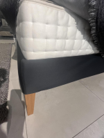 Schramm - Doppelbett Gala 18 S Stoff Nicola 3100 Anthrazit Füße Holz Inklusive Matratzen - 5