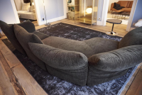 3-sitzer-sofas-edra-sofa-standard-stoff-cat-s-7050-schwarz-mit-flexiblen-armlehn-und-rueckenkissen-5