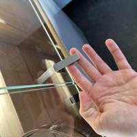 Team 7 - Vitrine Cubus 10 Farbglas Mittelgrau Eiche Weißöl Klappgriffe Edelstahl Mit LED Beleuchtung - 2