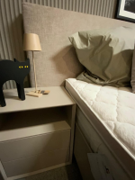 Kettnaker - Bett B3 Kopfteil Stoff Maple Creme Füße Verchromt Inklusive Nachttische Mattlack Seide Weiß - 3