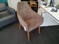 Montis - Stuhl Vico Stoff Aldo 2 Braun Gestell Nussbaum Massiv - 5