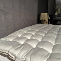 Treca Interiors - Bett Tournelle Stoff C Gasparde Grau Beige Füße Metall Schwarz Inklusive Matratzen Und Topper - 10