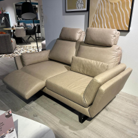 Raum.Freunde - Sofa Tova RA 22002 Leder Vicenza Taupe Beige Metallkufe 420 Schwarz Matt Inklusive Kissen - 2