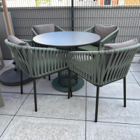 Kettal - Sitzgruppe Tisch Comedo Platte Aluminium Bronze Stuhl Bitta Bandgeflecht Bucket Rope Z21 Grün Gestell Aluminium Schwarz - 5