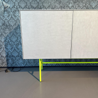 Kettnaker - Sideboard Soma Beton Optik Grau Gestell Rundrohr Leuchtgelb Gelb Grün - 2