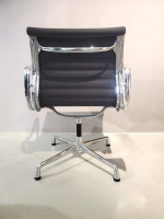 einzelstuehle-vitra-stuhl-aluminium-chair-ea-108-stoff-schwarz-gestell-aluminium-poliert-413-03-5