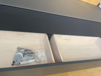 Sudbrock - Wohnkombination Cubo Lack Quarz Schwarz Paneel Eiche Astig Wandschrank Aluminium Glastür Schwarz Mit Beleuchtung - 3