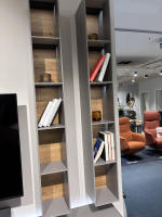 Musterring - Anbauwand Q Media 2.0 Glas Fango Satinato Grau Absetzung Eiche Massiv Gestell Chrom Gebürstet Mit Beleuchtung - 5