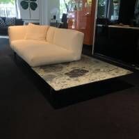3-sitzer-sofas-knoll-international-sofa-avio-stoff-capraia-01cp-weiss-mit-marmortisch-201-01-19805-6