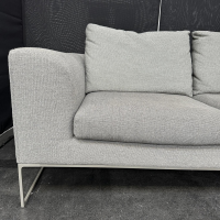 2-sitzer-sofas-cor-sofa-48233-mell-lounge-stoff-8079-aschgrau-fuesse-lack-m12-nickel-metallic-235-01