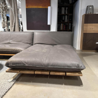 Bullfrog - Ecksofa Akito Leder Oasis 2100 Elefant 63 Grau Plateau Wildeiche Öl Winkelstahlfuß Schwarz Pulverbeschichtet - 4