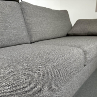 COR - Sofa Conseta Stoff 8079 Taupe Grau Metallkufe Schwarzchrom Inklusive Armkissen Und Kopfstütze Comfort - 4