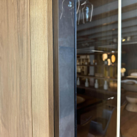 Riva1920 - Schrank Cambus Evo Nussbaum Geölt Türen Rauchglas Bronziert Mit Beleuchtung Und Touch Sensor - 10