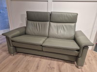 Stressless - Sofa Aurora Hoch Leder Paloma Shadow Green Grün Füße Edelstahl Poliert Rund - 4