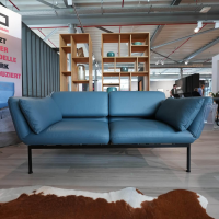 2-sitzer-sofas-bruehl-sofa-roro-medium-anilinleder-jumbo-taubenblau-blau-fuss-chrom-schwarz-7