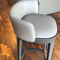 Molteni & C - 2er-Set Barhocker Devon Leder Extra L226 Braun Grau Gestell Holz Eiche Schwarz - 2