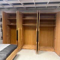 Wöstmann - Schlafzimmer WSM 4400 Kanadische Erle Massiv Natur Akzent Fronten Mattglas Cubanit Schwarz - 2