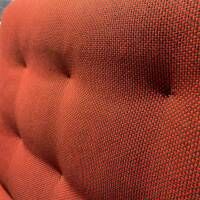 3-sitzer-sofas-vitra-chaise-lounge-suita-klein-stoff-laser-farbe-35-rot-moorbraun-untergestell-7