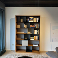 Rodam - Schrankwand Pares 722500 Nuss Splint Mit Hartwachssiegel Rückwand Glas Dunkelgrau Mit Beleuchtung - 6