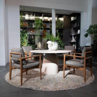 Poliform - Outdoor Essgruppe Magnolia Stuhl Stoff Bris Taupe Grau Gestell Iroko Natural Tisch Monolith Cementoskin Creme Weiß - 2