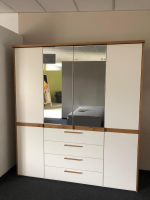 Loddenkemper - Schrank Vita Lack Bianco Weiß Matt Absetzung Balkeneiche 4 Drehtüren - 4