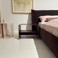 Möller Design - Bettanlage MD 13 Rose Stoff Charmelle Cord 103 Aubergine Violett Holzfuß Inklusive Beistelltisch Und Metallcontainer - 7