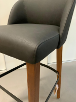 Tonon - Barhocker Libra Leder Schwarz Gestell Nussbaum Striemen Schwarz - 3