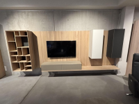 Team 7 - Wohnwand Cubus Pure 32 Eiche Weiß Geölt Farbglas In Naturweiß Kiesel Grau Und Graphitgrau Mit Beleuchtung Und TV-Halteplatte - 2