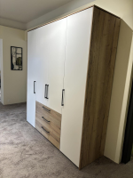 Musterring - Kleiderschrank Airline 100 Front Lack Bianco Weiß Matt Korpus Eiche Silea Griff 341 Schiefergrau Grau - 2