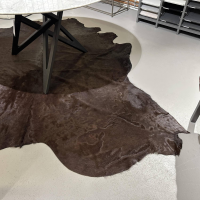 Ligne Roset - Teppich Marguerite Ebene Braun Echtes Kuhfell ca. 5m2 - 5