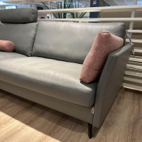 2-sitzer-sofas-erpo-sofa-cl990-in-leder-42-grau-fuss-57-in-metall-matt-schwarz-inkl-fussablage-und-11