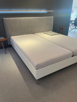 Möller Design - Systembett MD13 Stoff Maple 742 Grau Meliert Rahmen Lack Matt Weiß 003 Füße Metall NQ Aluminium ohne Rost ohne Matratzen - 8