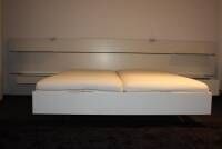 Interlübke - Bett Nocto Plus Lack Kristallweiß M02 mit Matratzen und Rückwandpaneele - 7