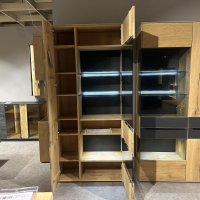 Mondo - Vitrine Natur Talvera Asteiche Massiv Geölt Bianco Lack Anthrazit Satiniert Mit Beleuchtung Tür Links - 5