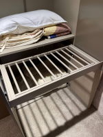 Sudbrock - Schrank Miria Fronten Glattlack Sienna 465 Eiche Sahara 129 Geriffelt mit Beleuchtung - 9