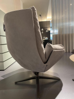 COR - Drehsessel Cordia Leder Puro 684 Grigio Grau Lounge Gestell Metall Feinstruktur Schwarzbraun Inklusive Hocker - 7