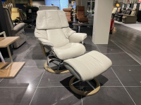 Stressless - Sessel Reno S R Leder 091 Cori Silver Cloud 25 Grau Gestell Cross Smoked Oak 13 Inklusive Hocker - 6