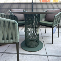 Kettal - Sitzgruppe Tisch Comedo Platte Aluminium Bronze Stuhl Bitta Bandgeflecht Bucket Rope Z21 Grün Gestell Aluminium Schwarz - 3